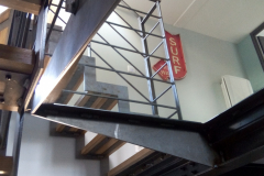 Escalier-avec-paliers-en-verre-2