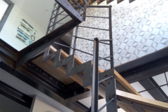 Escalier-avec-paliers-en-verre-4