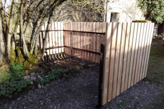 Portail-et-cloture-ossature-metal-et-lames-bois-2