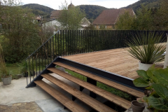 terrasse-metal-et-bois-avec-escalier-largeur-totale-1